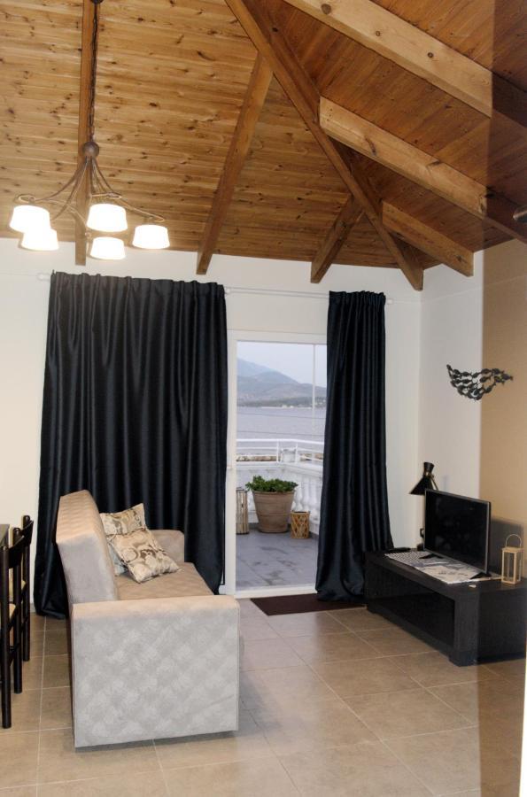 La Maison Bleue Apartment ลิคชูรี ภายนอก รูปภาพ